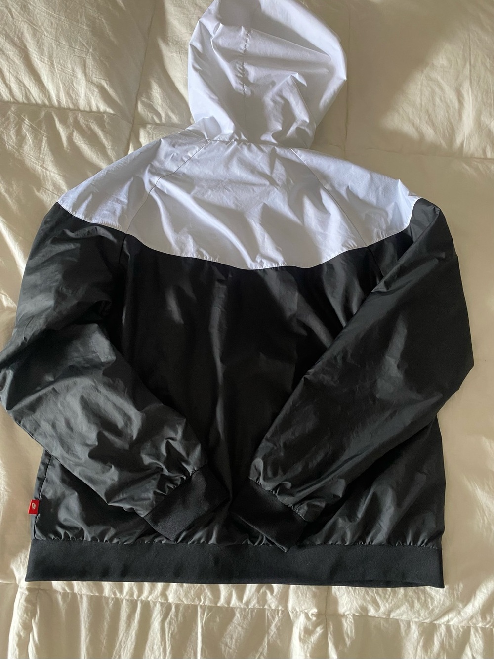Nike Black and White Hooded Windbreaker Jacket - Picture 7 of 7